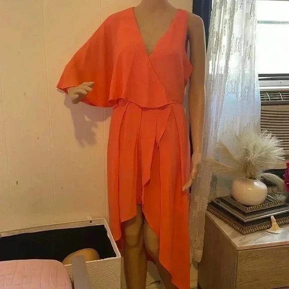 Elliatt coral asymmetrical wrap dress size M - Picture 4 of 16